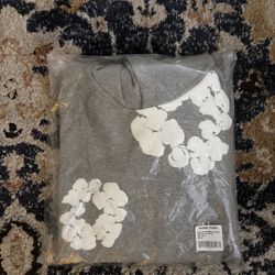 Size medium denim tear