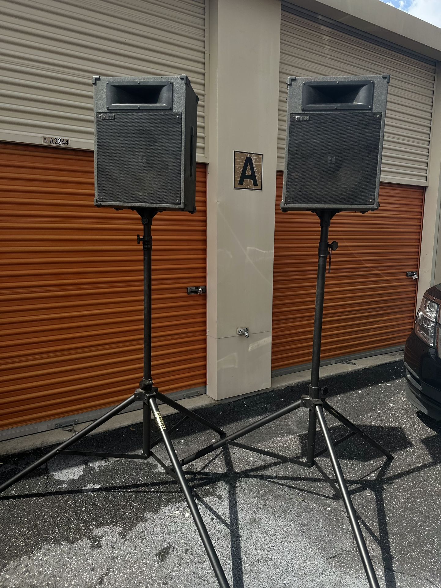 2x TOA SL150 DISCO SPEAKERS SYSTEM 