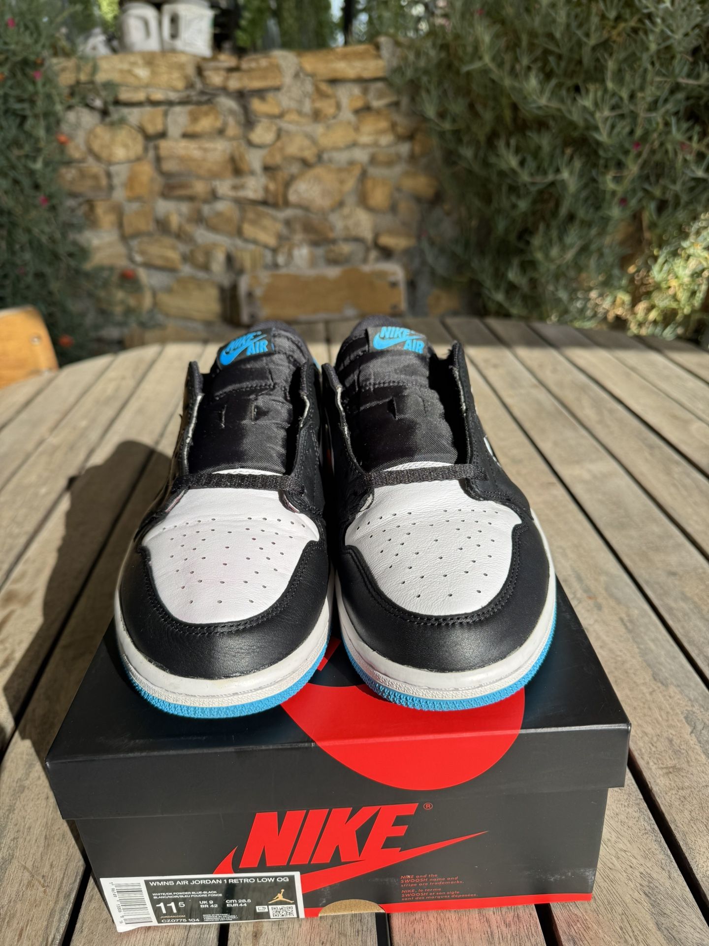 Air Jordan 1 Low Unc Powder Blue