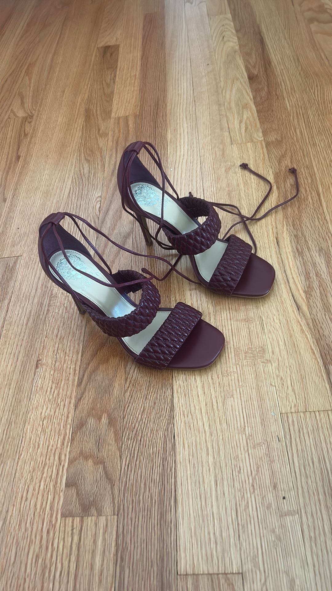 Never Worn Vince Camuto Size 7.5