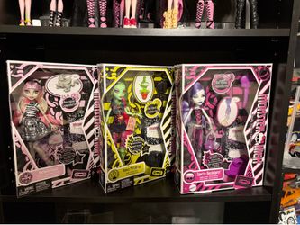 Monster high dolls