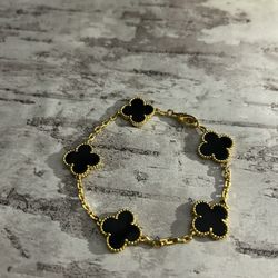 Van Cleef & Arpels Bracelet • JEWELRY 