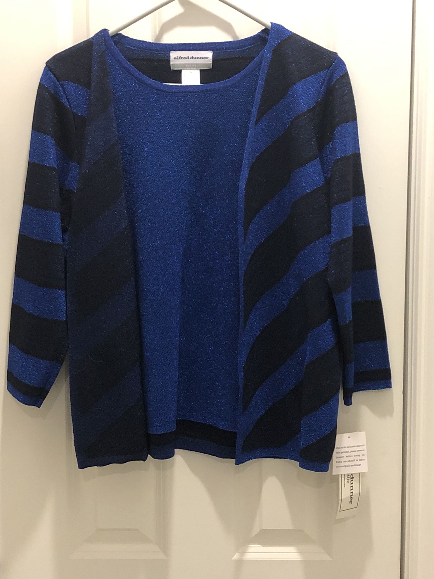 Alfred Dinner Top
