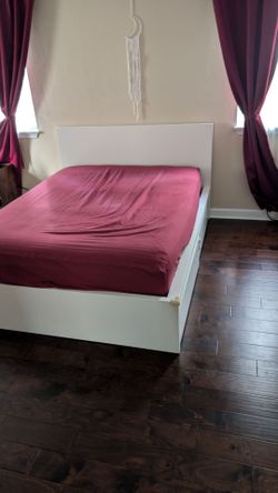 Queen Bed Frame with 4 drawers