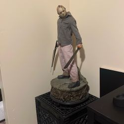 Jason Voorhes Statue Sideshow Collectibles
