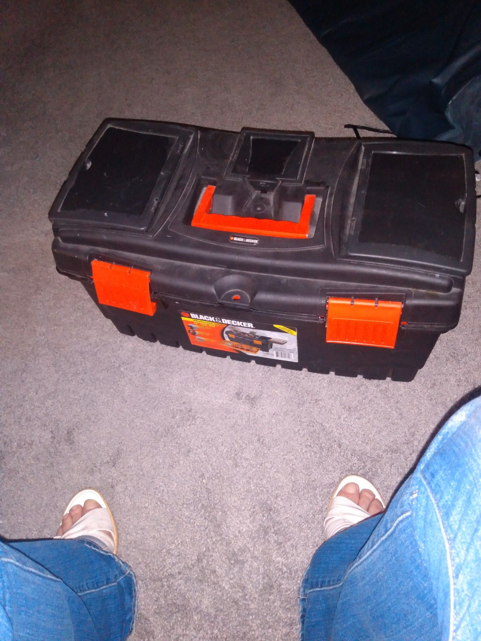 Plastic tool box black and decker like new