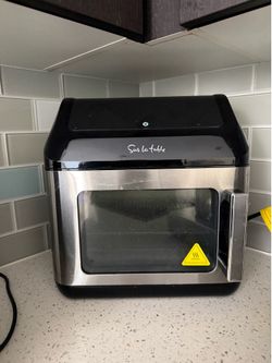 Sur la table multifunctional air fryer