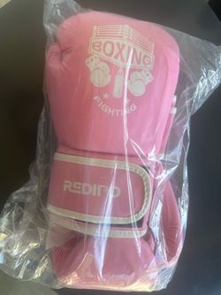 New practice boxing gloves medium size