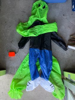 Alien inflatable costume 👽