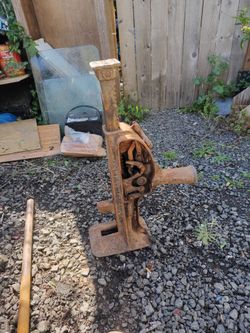 Genuine antique x2843 duff Barrett 10 ton railroad jack