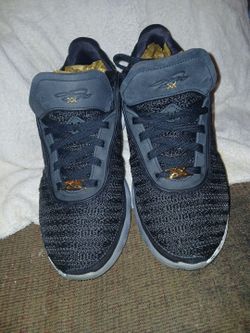 Nike LeBron 20 Fab 5 Basketball Sneakers  Size  10.5