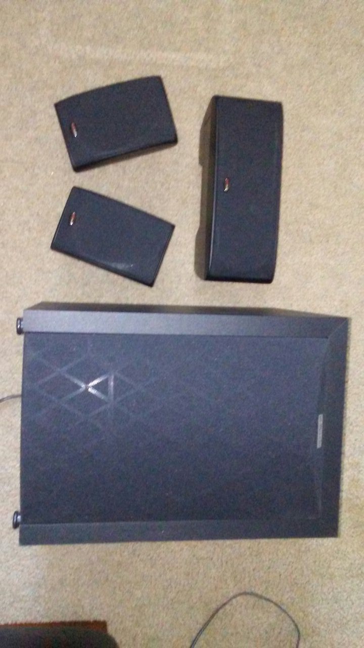 Polk Audio 4 speaker surround sound in perfect condition