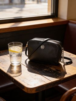 Micheal Kors Crossbody  bag