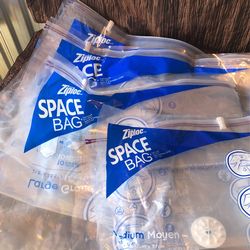 Zip Loc Space Bags (4)