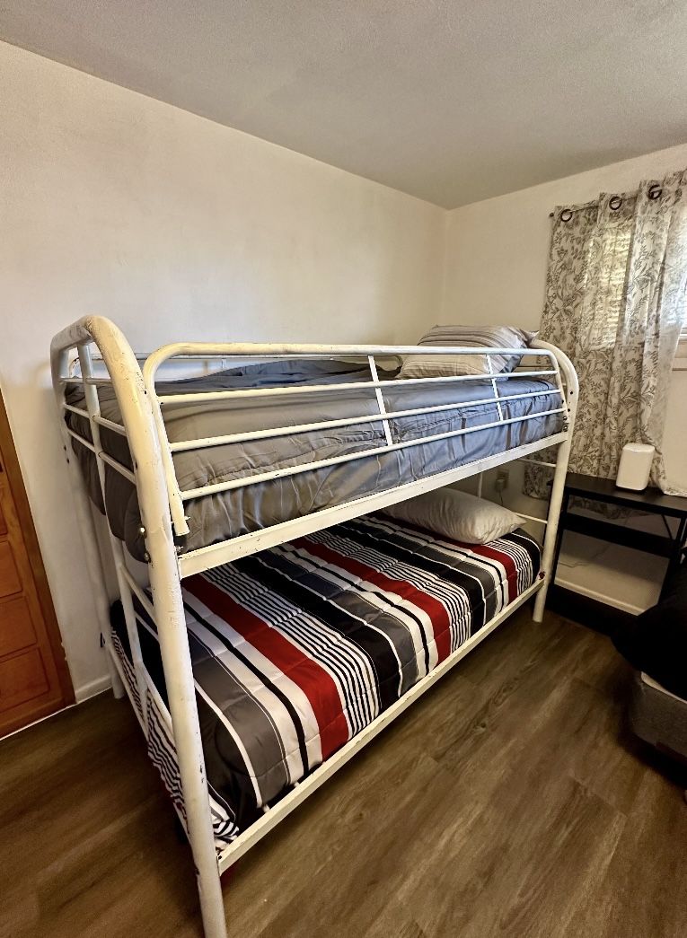 Bunk Beds With Twin Mattresses (1)