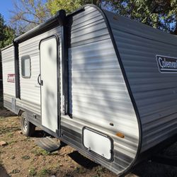 Coleman 2021 17B Camping Trailer 