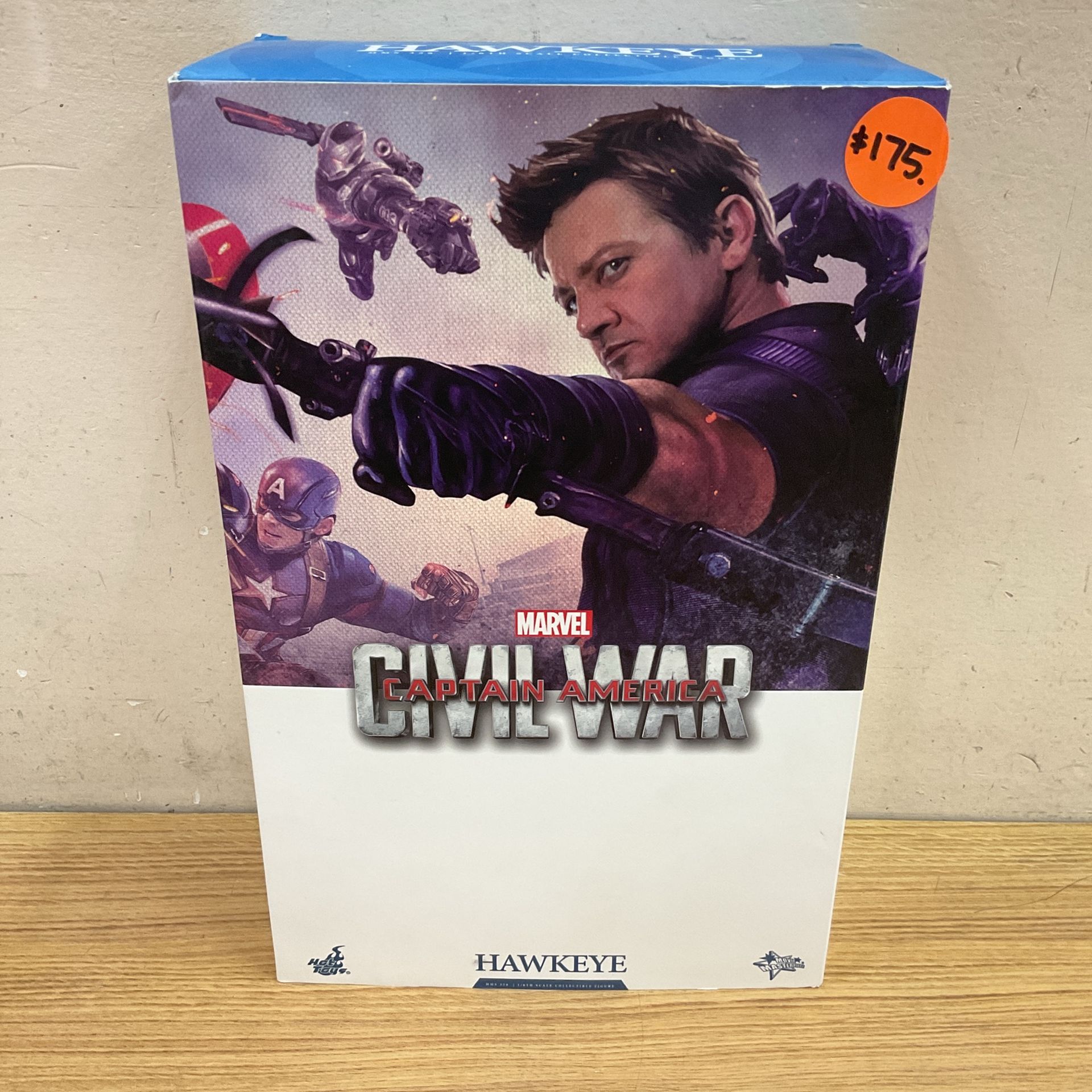 MARVEL CAPTAIN AMERICA CIVIL WAR HAWKEYE MMS358 1/6TH SCALE COLLECTIBLE FIGURE.