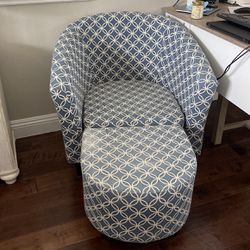 Chair/Small Ottoman
