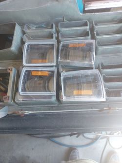 90 98 GMC Front Grill marker Light