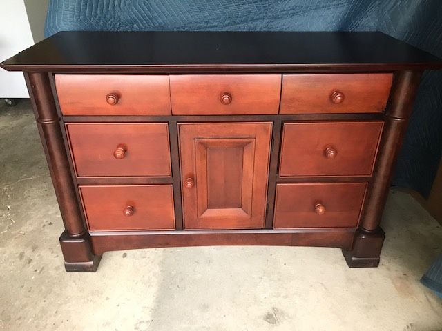 Dresser/Changing Table