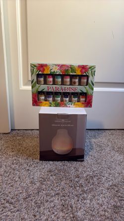 Serene House Ultrasonic Aroma Diffuser + Set of 12 Tropical Essential Oils