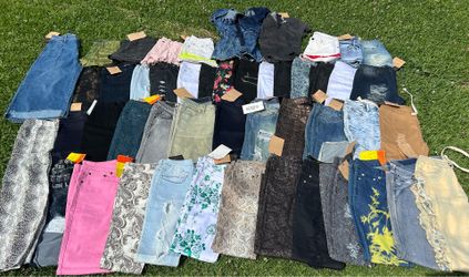 New women’s jeans size 3 with tags and shorts