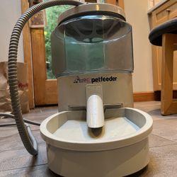 Ergo Automatic Pet feeder for dogs, cats, ferrets, pigs, deer and diabetic pets