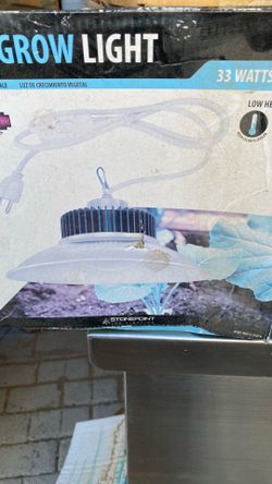 Led Grow light 33 watts  new in box have 5 Lamped croissanse vegetables  20.00 all