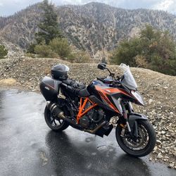 2020 KTM 1290 Superduke GT 
