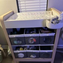 Baby Changing Station 