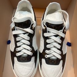 LV shoes size 7 Women’s 