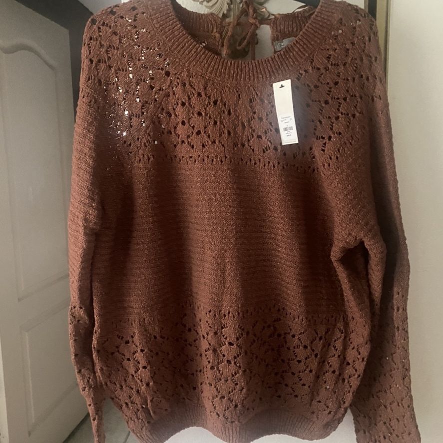 BRAND NEW SWEATER …SIZE LARGE ..$10 Dlls …PRICE IS FIRM /NO DELIVERY for  Sale in San Bernardino, CA - OfferUp