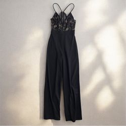 Gorgeous lace jumpsuit windsor brand Medium