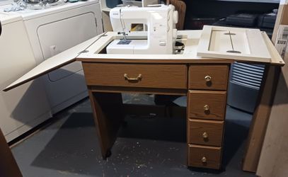 KENMORE SEWING MACHINE MODEL 385 W/A SEWING MACHINE CABINET, BUTTONHOLER ATTACHMENT & RULER