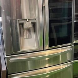 Lg 4 Door Fridge With Screen 