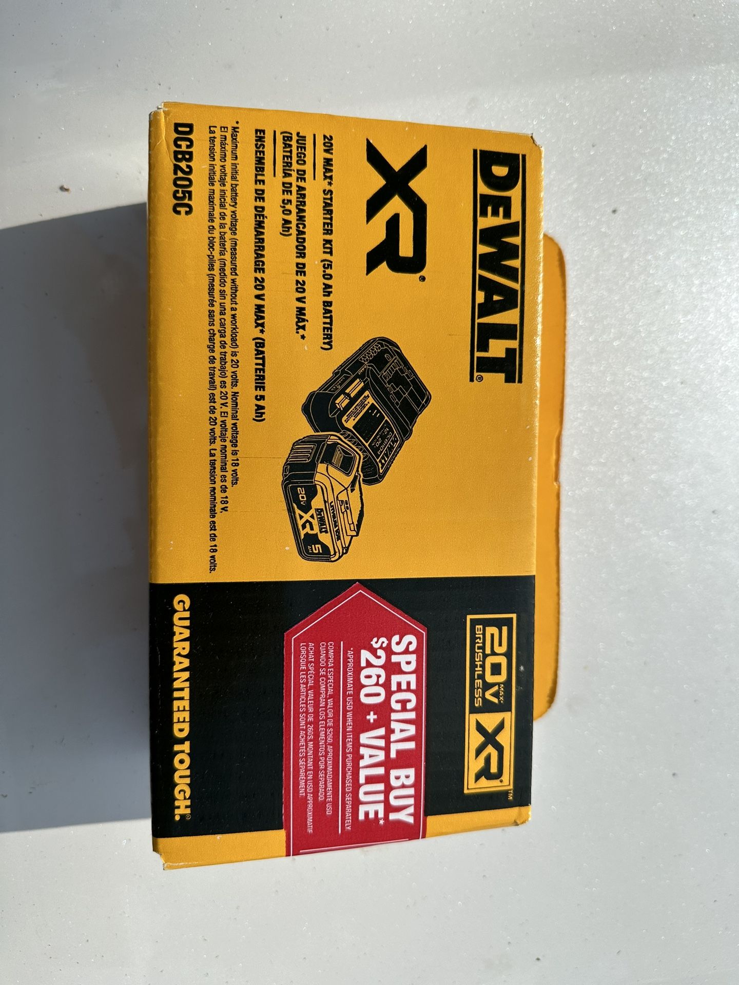 Dewalt 20-Volt Maximum XR 5.0 Ah Battery Pack and Charger