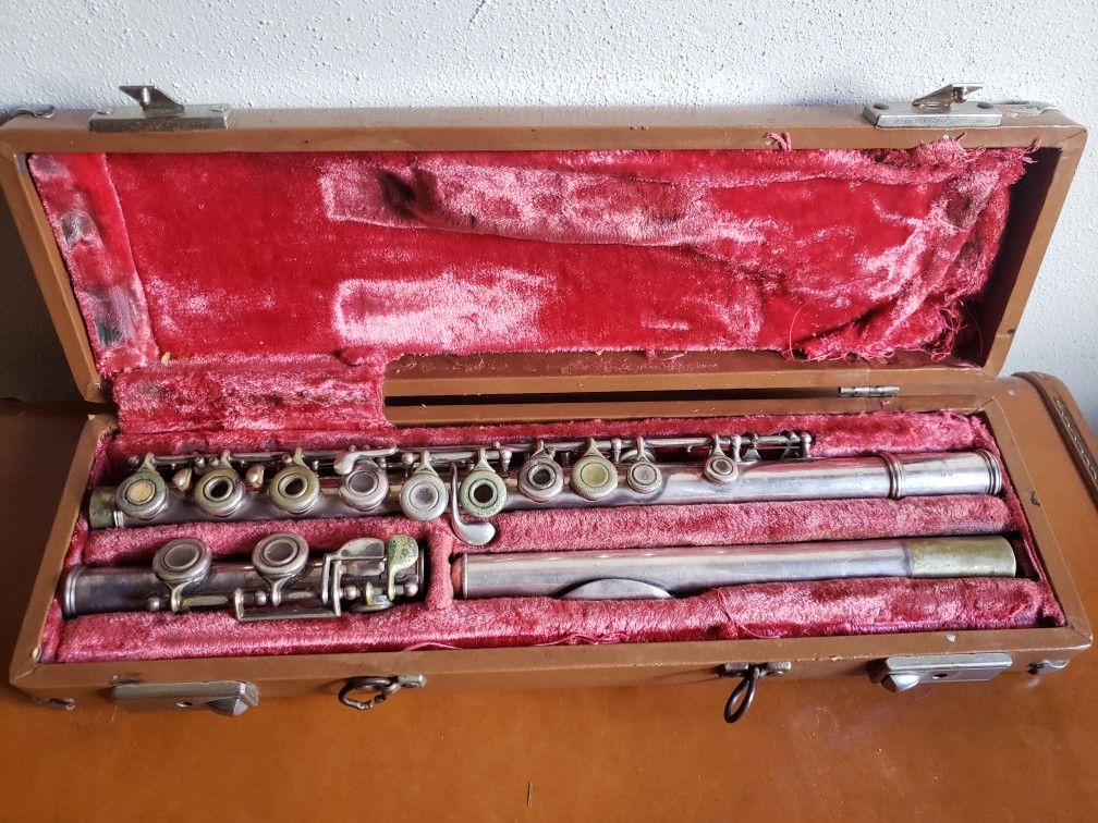 1972 Artley Intermediate Flute Silver-plated