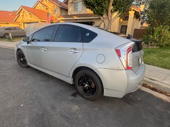 2013 toyota prius 3