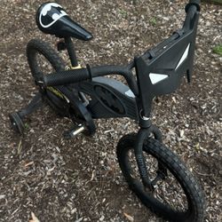 Action Wheels Batman Bike (16-Inch)