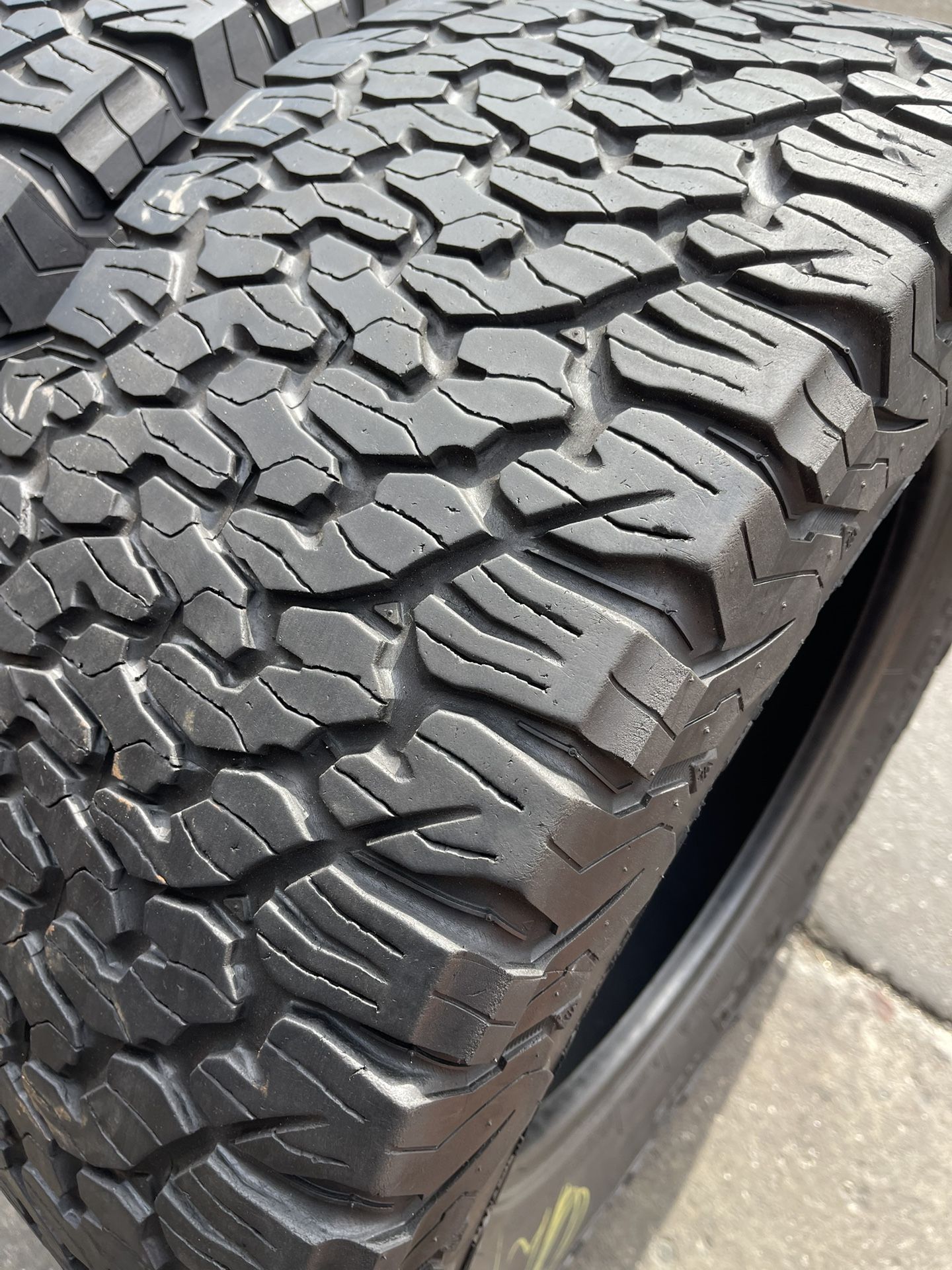 35x12.50r20 (2) Bfgoodrich Ko2 AT $180 For Both