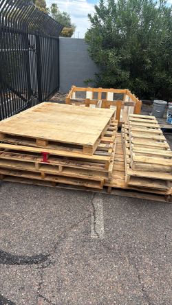 Pallets and Crates Free