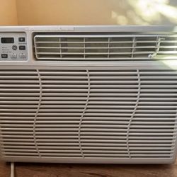 GE 14000 BTU Air Conditioner 