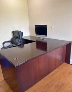 Executive L-Shaped Wooden Office Desk – Solid & Spacious