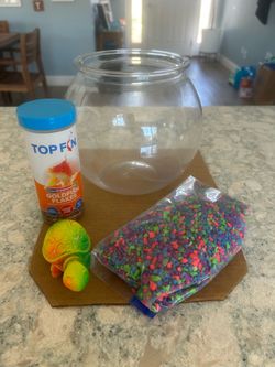 Plastic fish tank & accessories