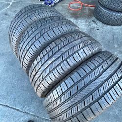 Set 225/65-17 Michelin con el 80% de vida
