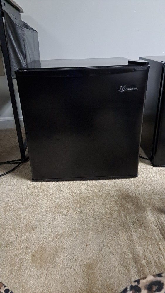 Seasons Mini Fridge $50