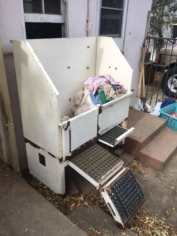 Professional dog grooming bath tub