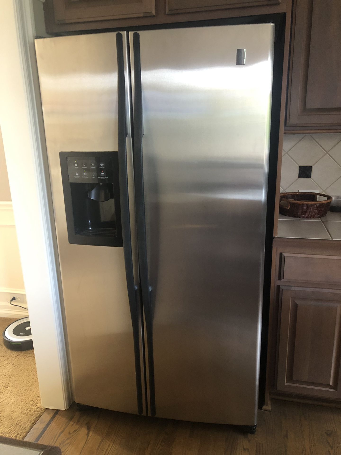 GE Profile Side By Side Refrigerator $400