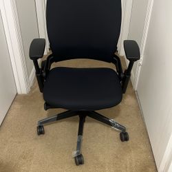 Steelcase Leap V2 New