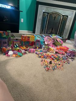 Large Polly Pocket Toy Lot with Figures and Playsets